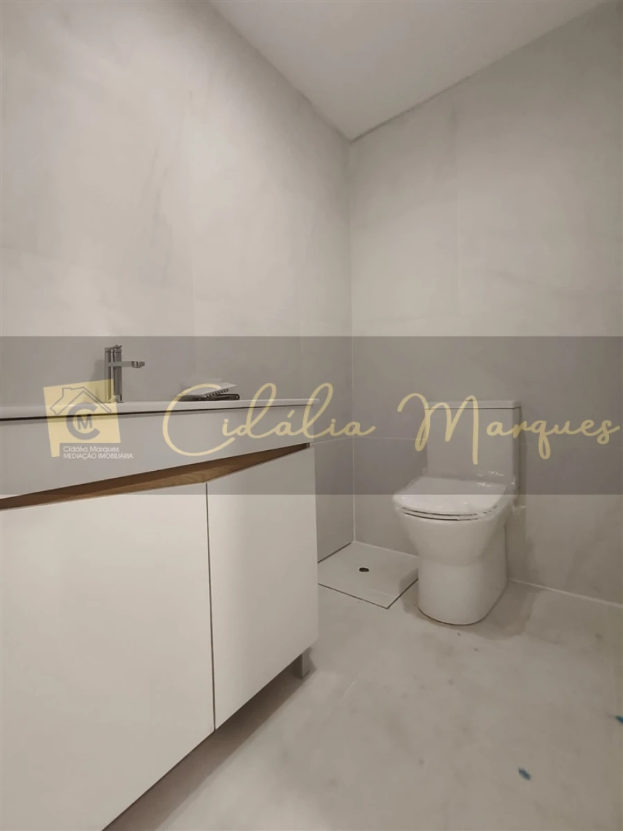 Moradia T3 para Venda em Faíl e Vila Chã de Sá Foto 10