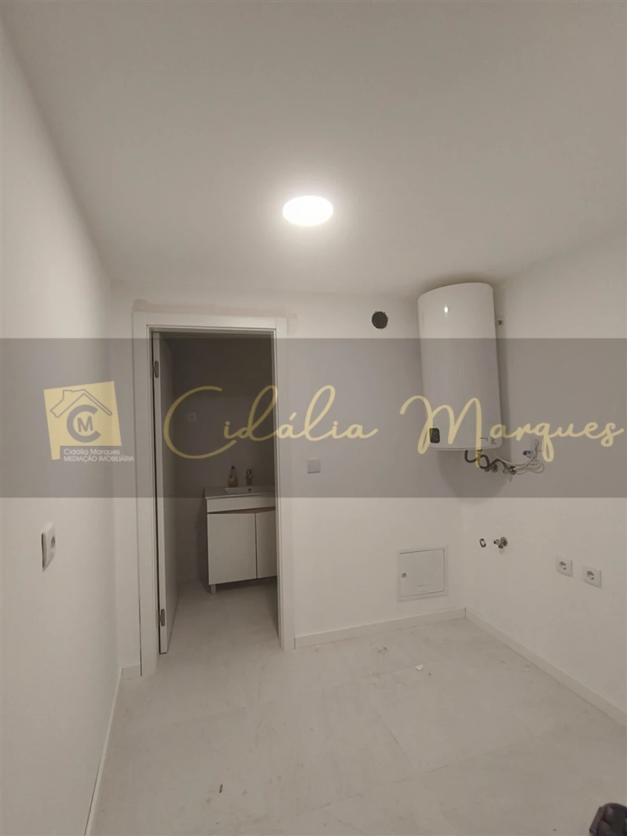 Moradia T3 para Venda em Faíl e Vila Chã de Sá Foto 9