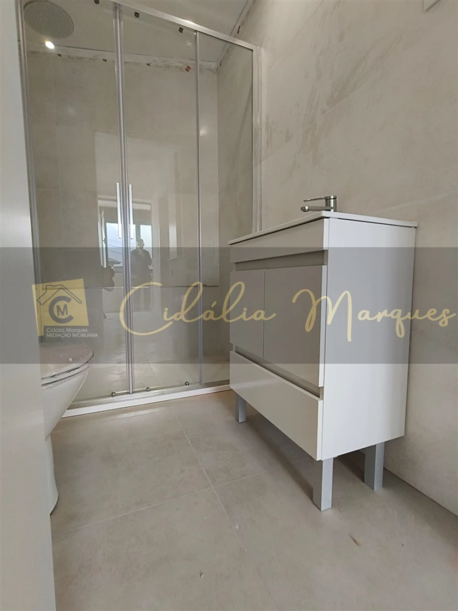 Moradia T3 para Venda em Faíl e Vila Chã de Sá Foto 22