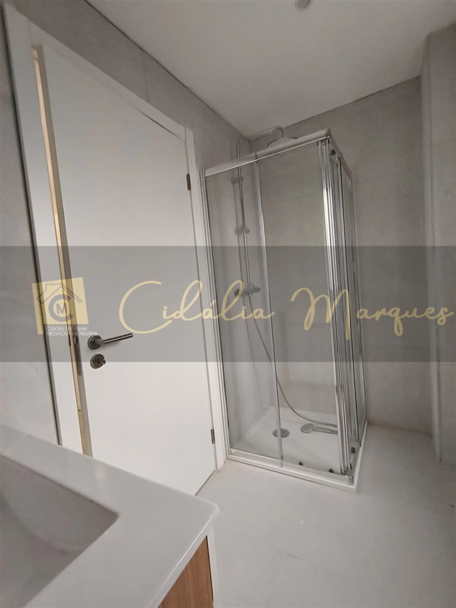 Moradia T3 para Venda em Faíl e Vila Chã de Sá Foto 19