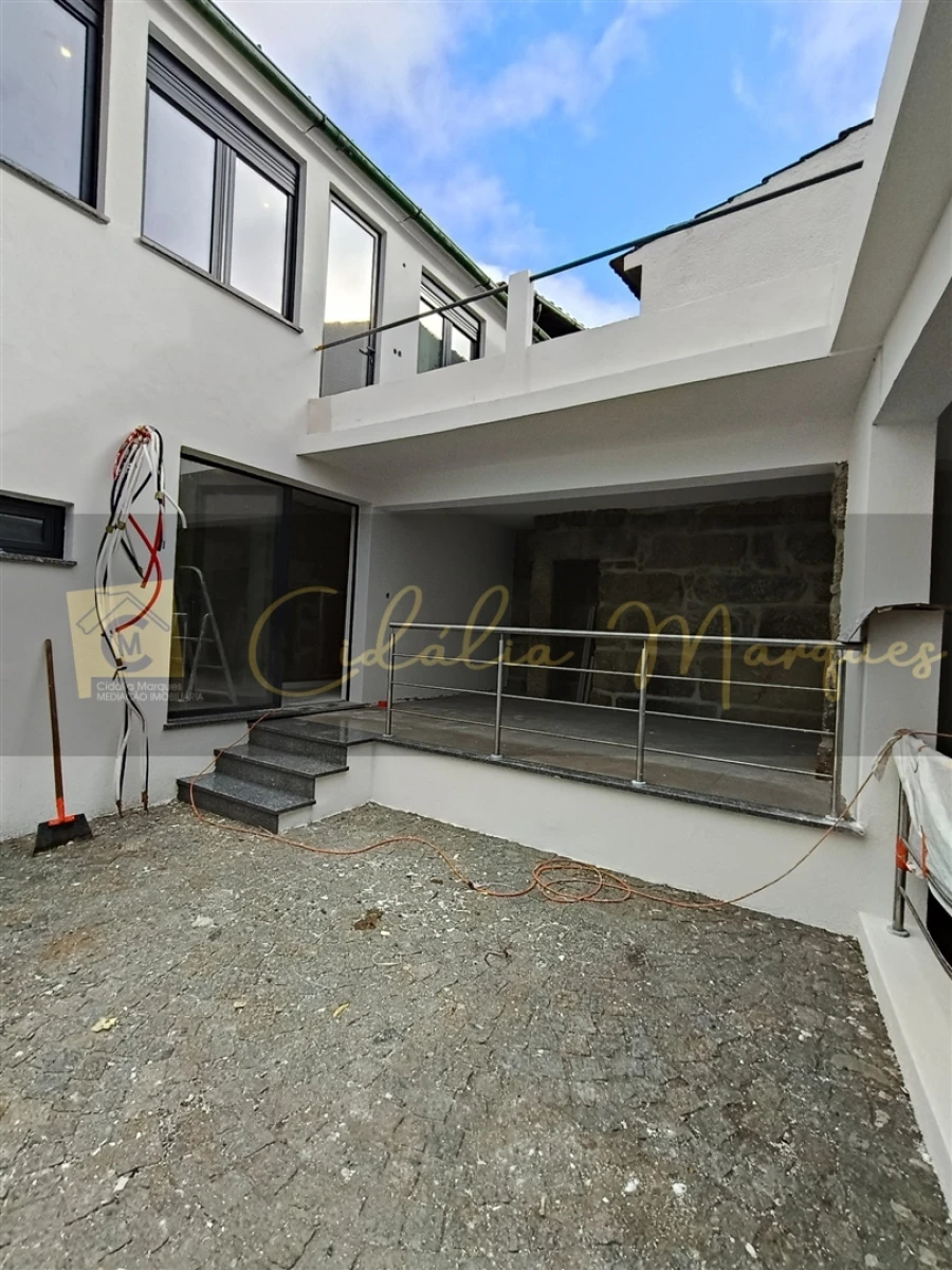 Moradia T3 para Venda em Faíl e Vila Chã de Sá Foto 2