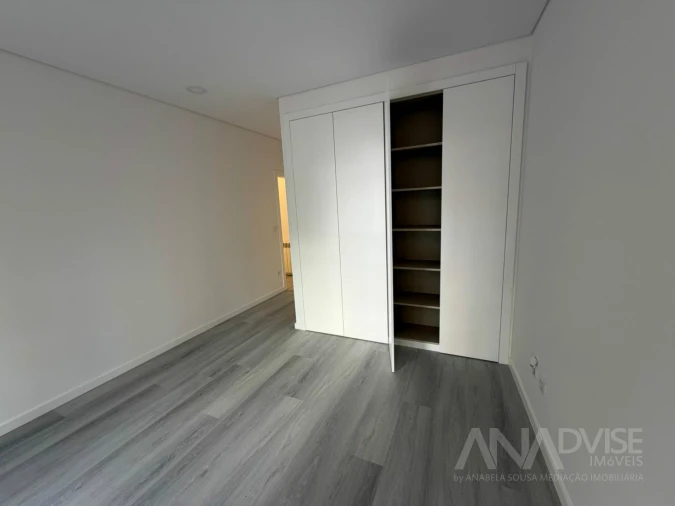 Apartamento T3 para Venda em Viseu Foto 8