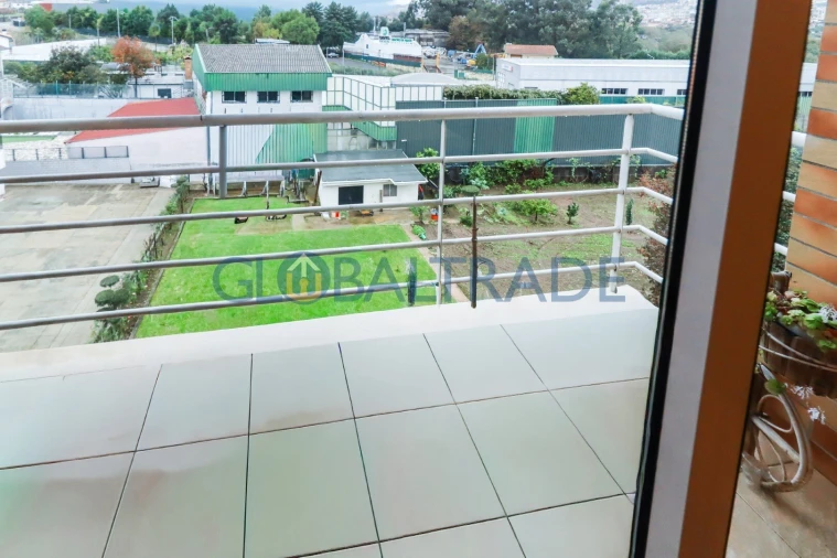 Apartamento T2 para Venda em Fânzeres e São Pedro da Cova Foto 14