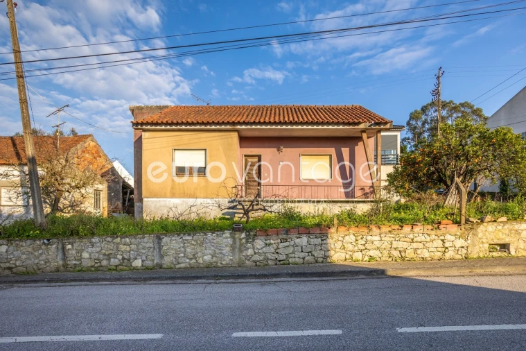 Moradia T3 para Venda em Parceiros e Azoia Foto 2