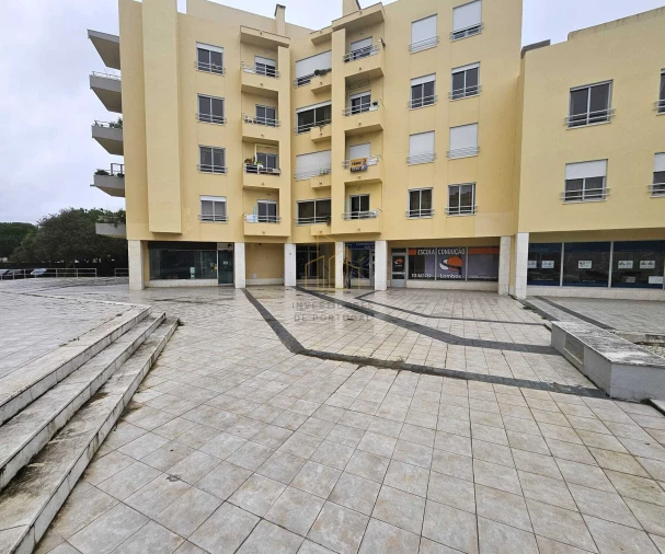 Apartamento T2 para Venda em Oeiras e São Julião da Barra, Paço de Arcos e Caxias