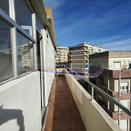 Apartamento T2 para Venda em Vila Franca de Xira Foto 9
