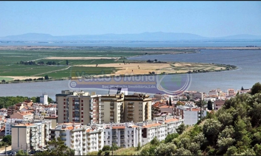 Apartamento T2 para Venda em Vila Franca de Xira Foto 19