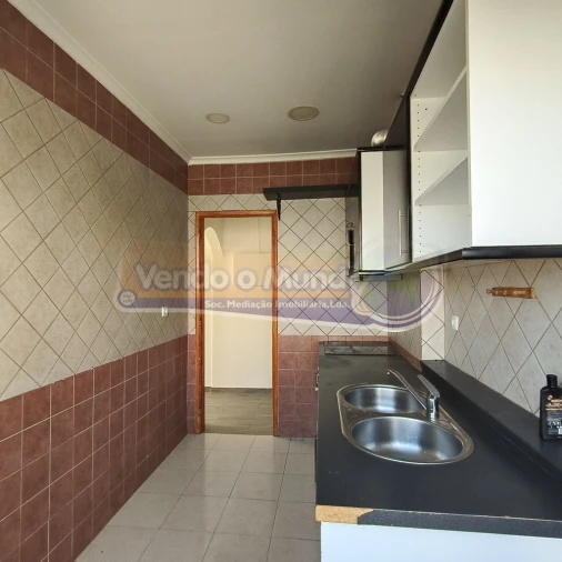 Apartamento T2 para Venda em Vila Franca de Xira Foto 3