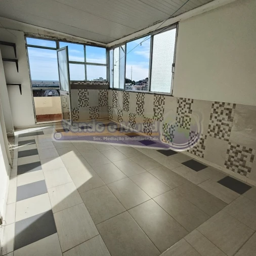 Apartamento T2 para Venda em Vila Franca de Xira Foto 8