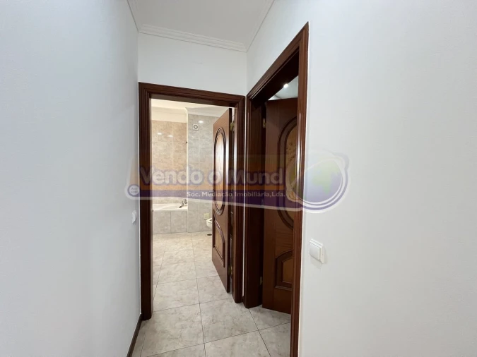 Apartamento T3 para Venda em Benavente Foto 11