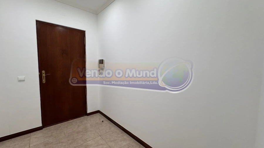 Apartamento T3 para Venda em Benavente Foto 4