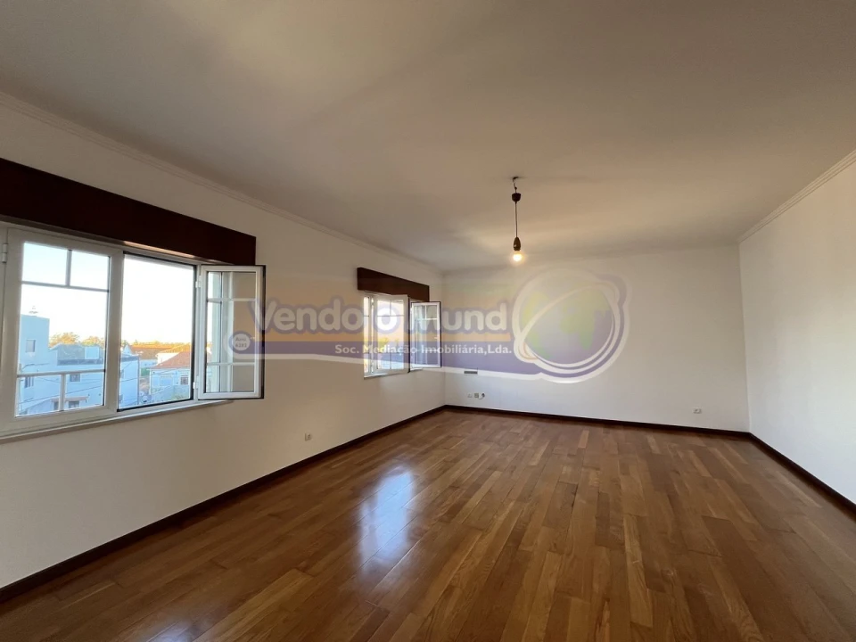Apartamento T3 para Venda em Samora Correia Foto 2