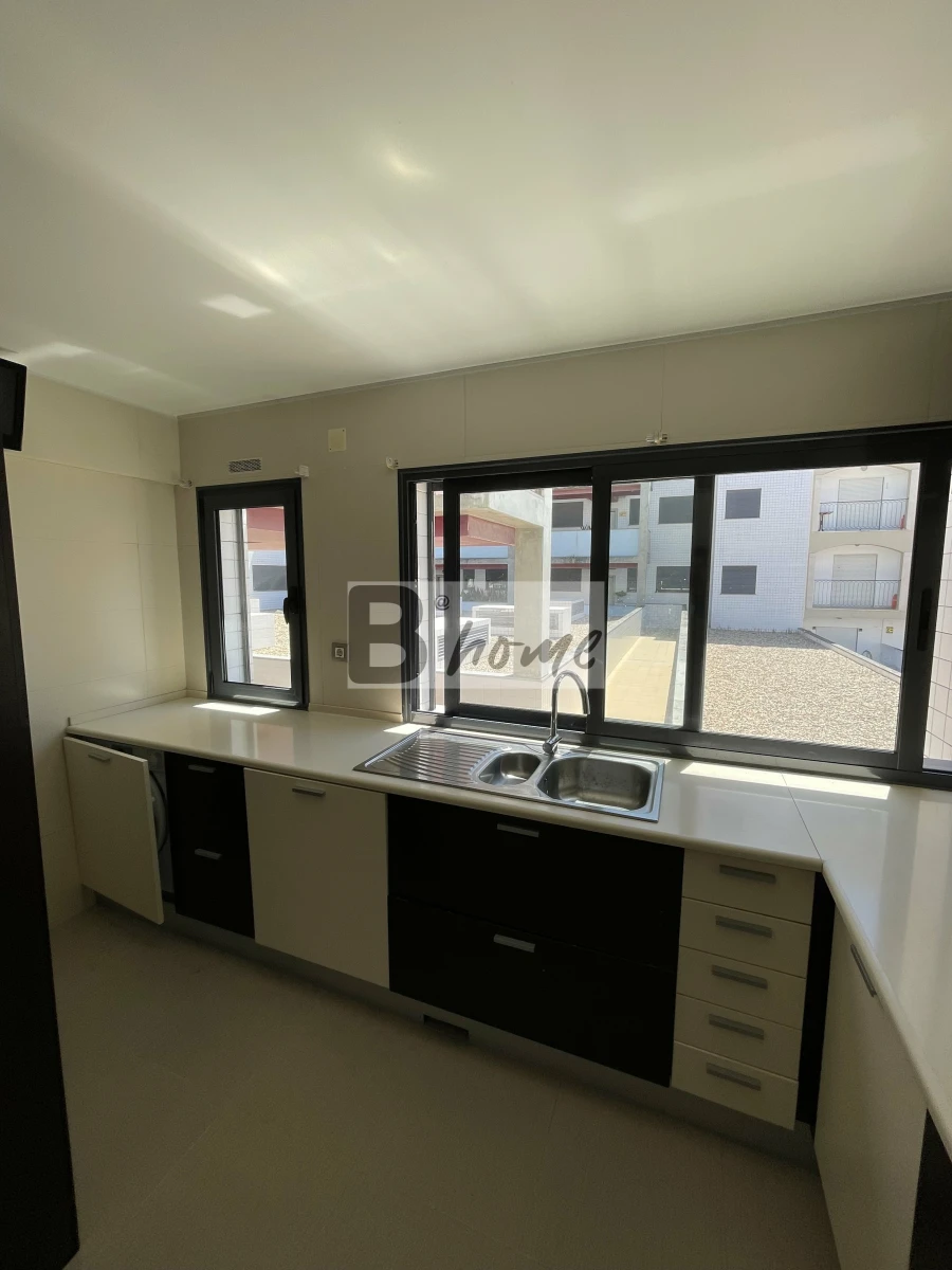 Apartamento T2 para Venda em Costa da Caparica Foto 5