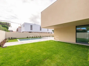 Moradia T5 para Venda em Cascais e Estoril