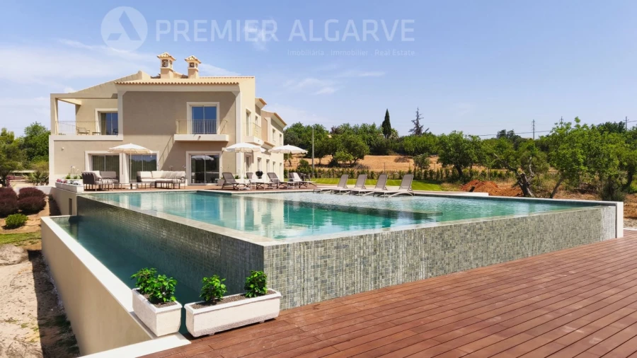 Moradia T4 para Venda em Conceição e Estoi Foto 3