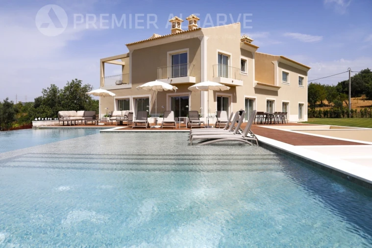 Moradia T4 para Venda em Conceição e Estoi