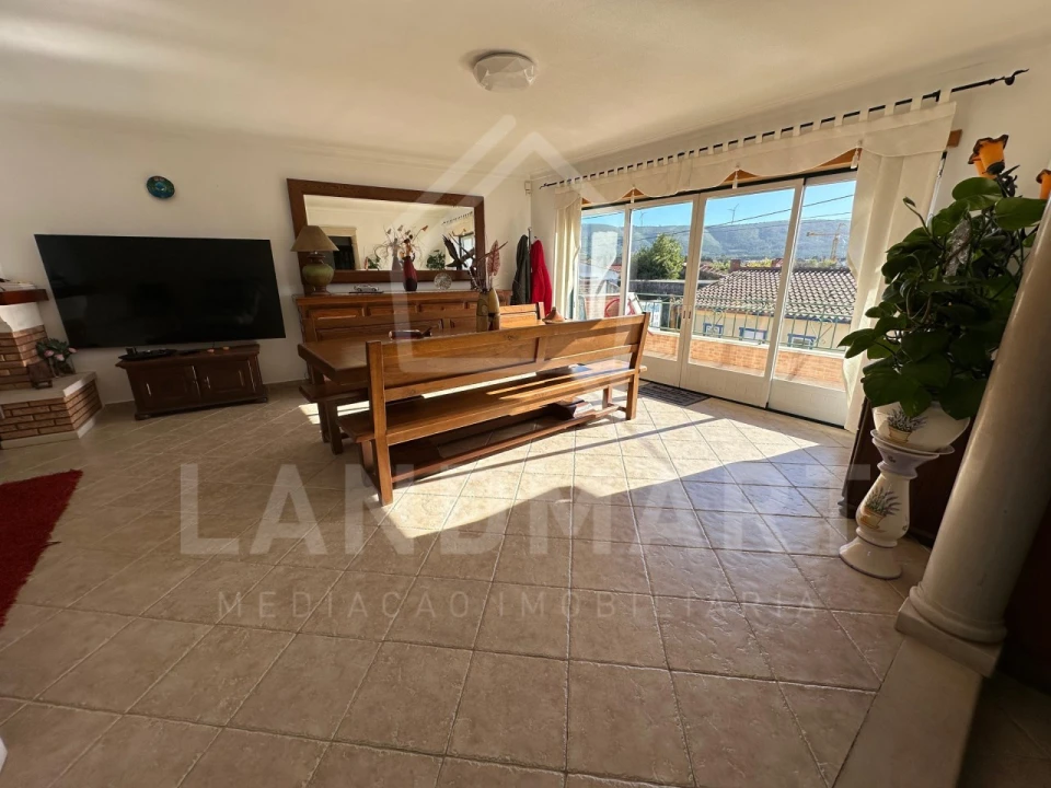 Moradia T2 para Venda em Benedita Foto 4