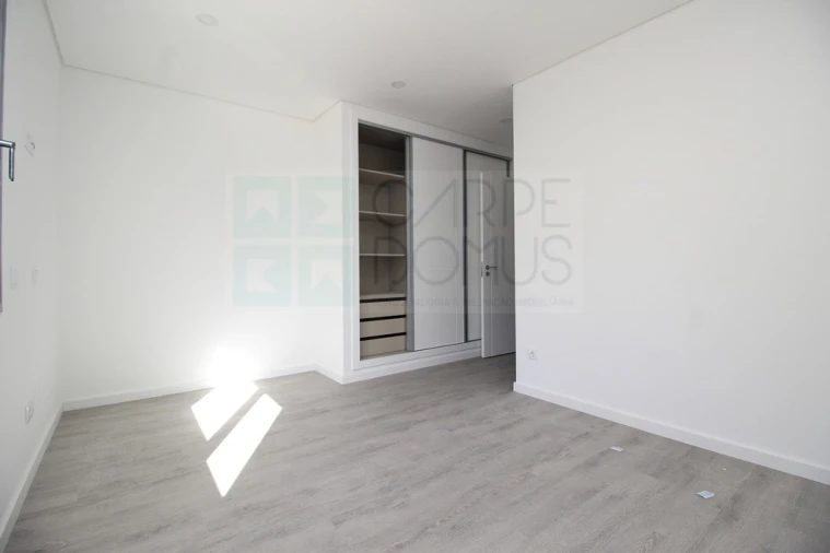 Moradia T3 para Venda em Tavira (Santa Maria e Santiago) Foto 16