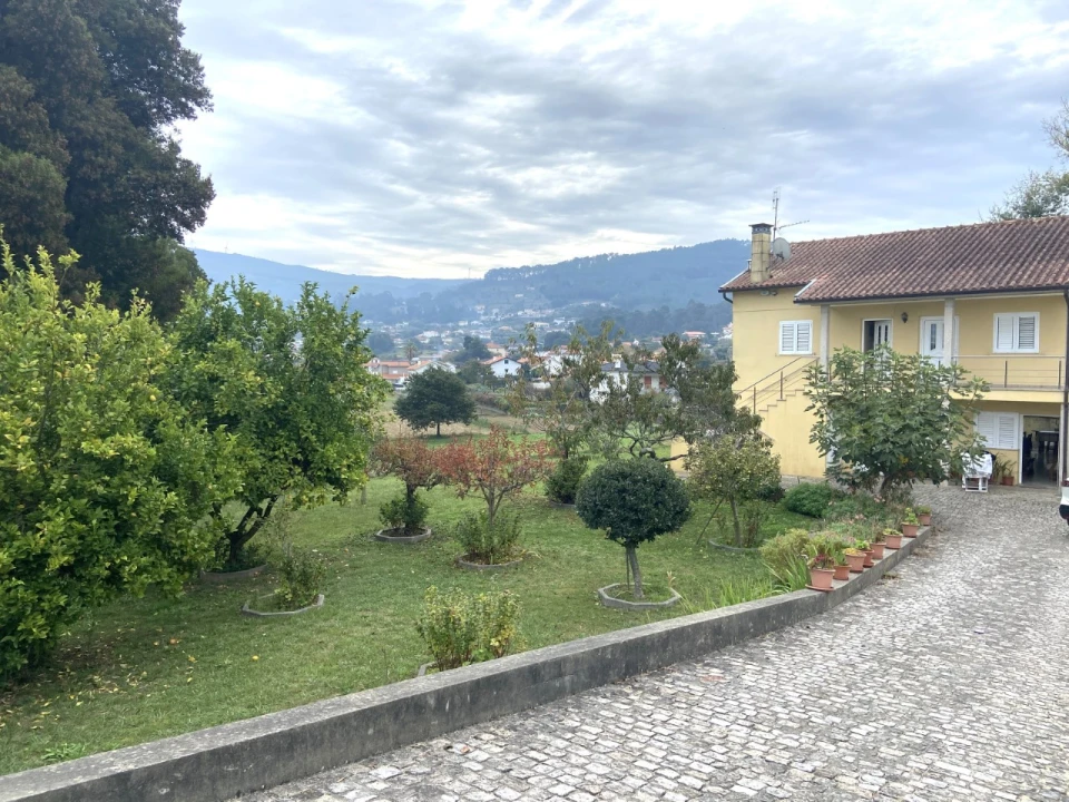 Moradia T3 para Venda em Gondarem Foto 1