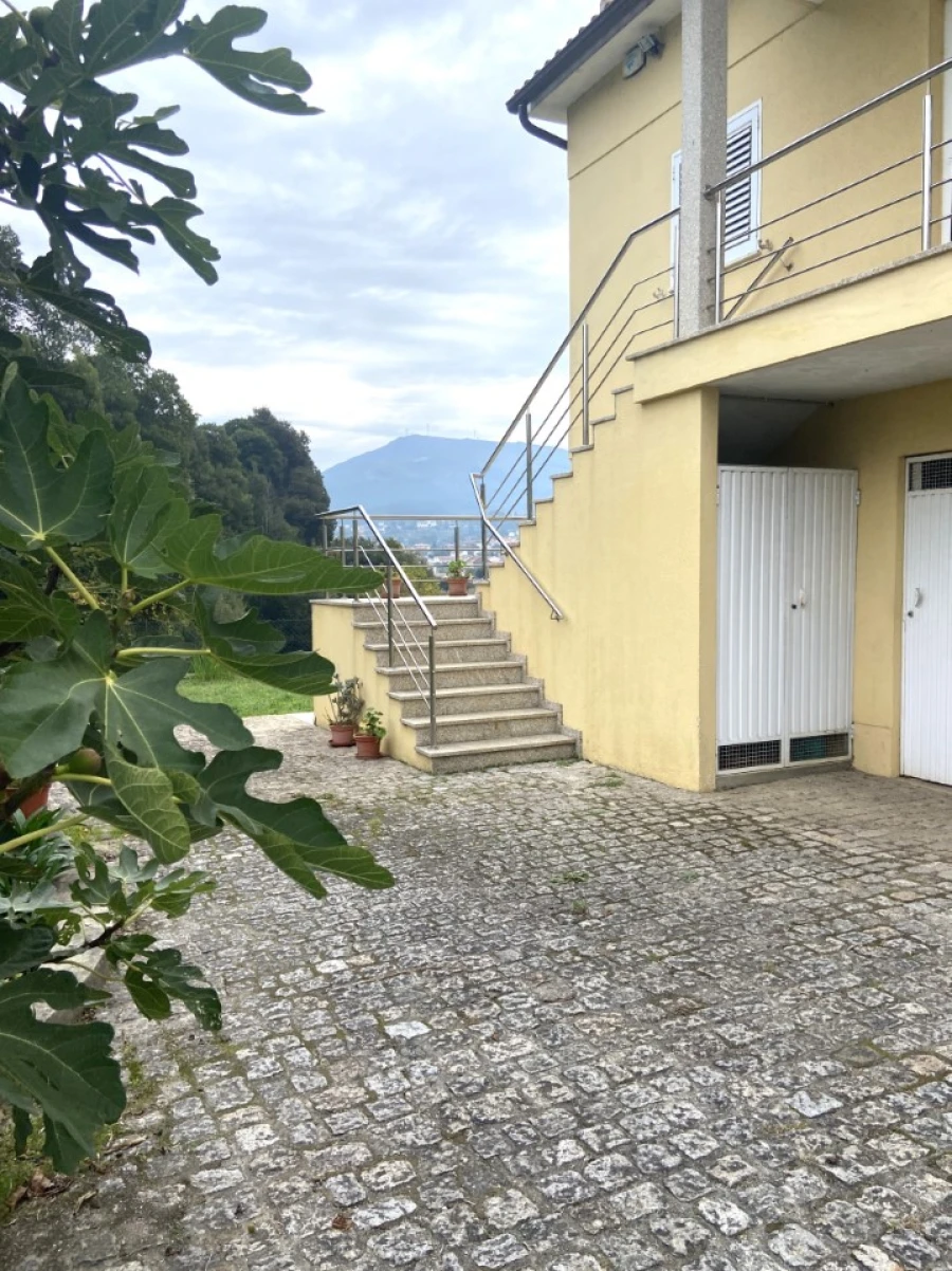 Moradia T3 para Venda em Gondarem Foto 41