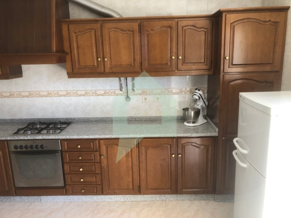 Moradia T3 para Venda em Airo Foto 5