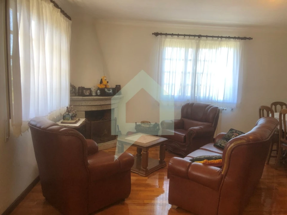 Moradia T3 para Venda em Airo Foto 22