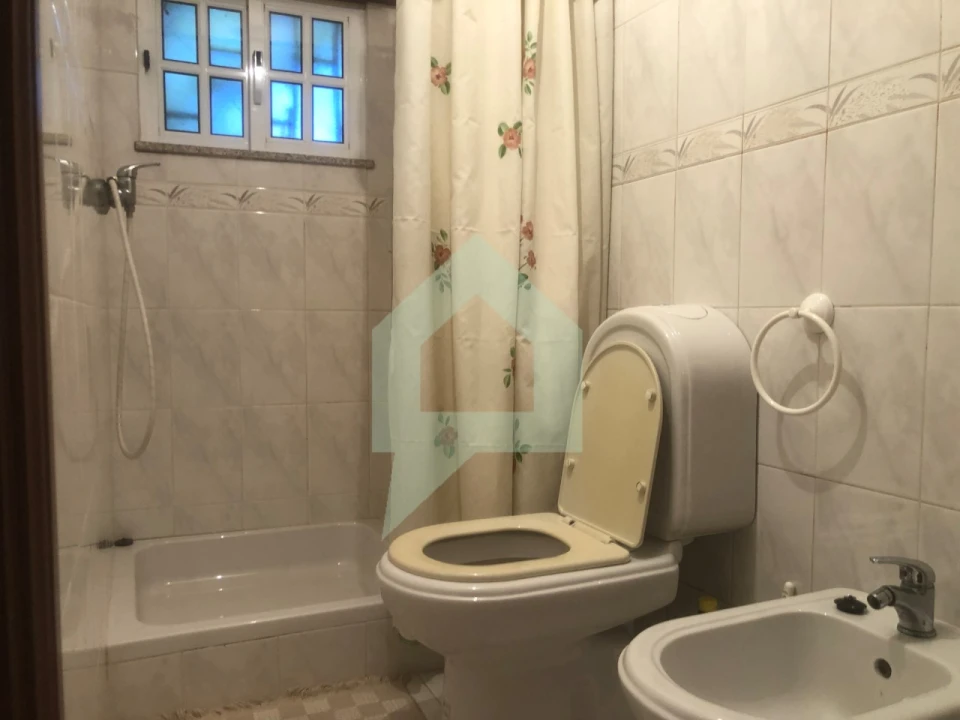 Moradia T3 para Venda em Airo Foto 35