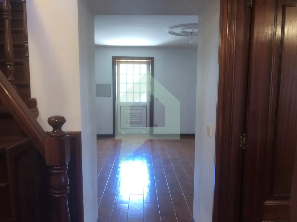 Moradia T3 para Venda em Airo Foto 37