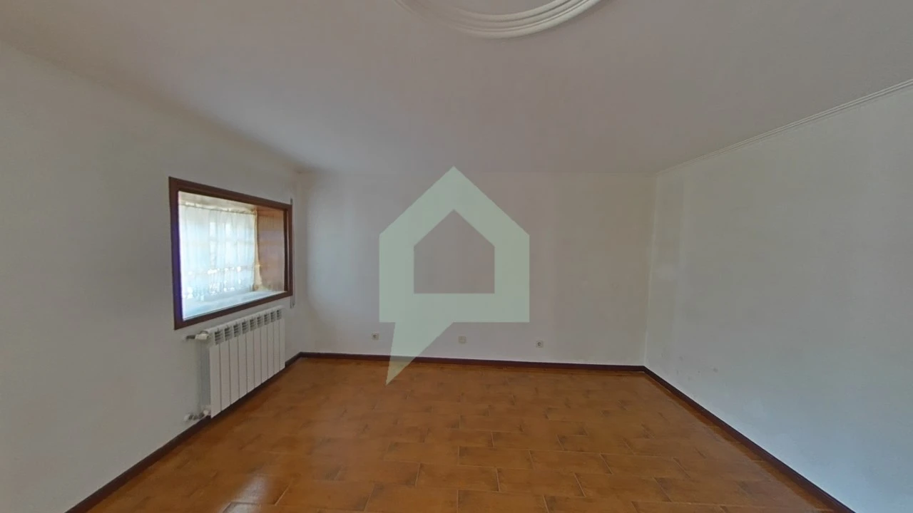 Moradia T3 para Venda em Airo Foto 12