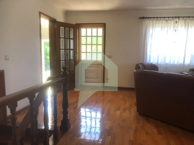 Moradia T3 para Venda em Airo Foto 17