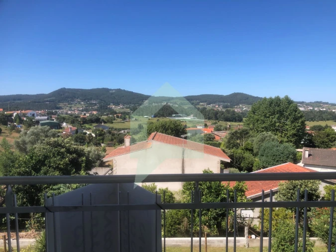 Moradia T3 para Venda em Airo Foto 28