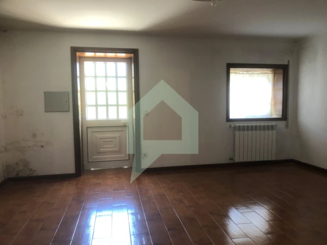 Moradia T3 para Venda em Airo Foto 30