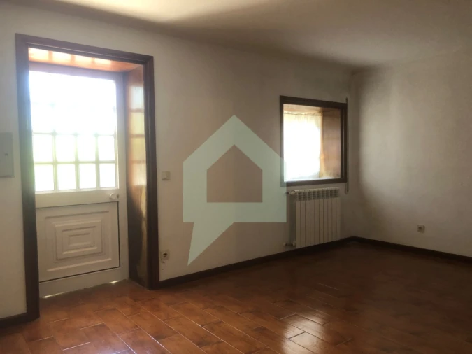 Moradia T3 para Venda em Airo Foto 31