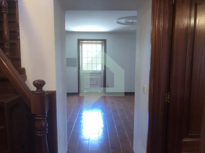 Moradia T3 para Venda em Airo Foto 37