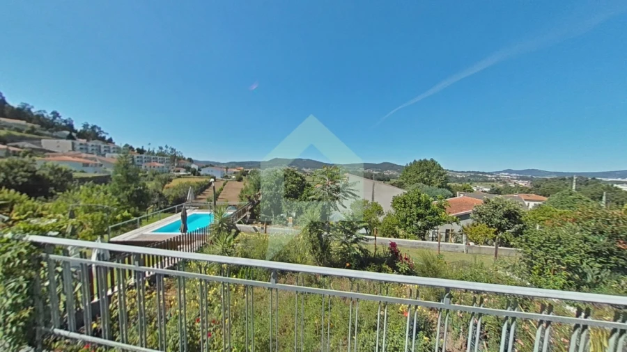 Moradia T3 para Venda em Airo Foto 14