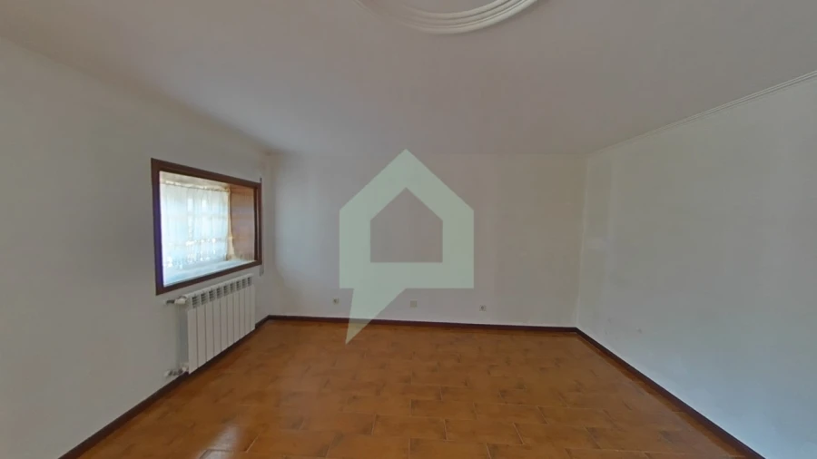 Moradia T3 para Venda em Airo Foto 12