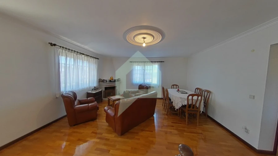 Moradia T3 para Venda em Airo Foto 10