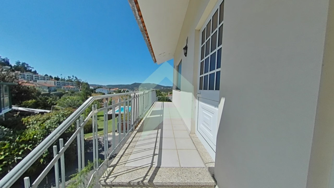 Moradia T3 para Venda em Airo Foto 1