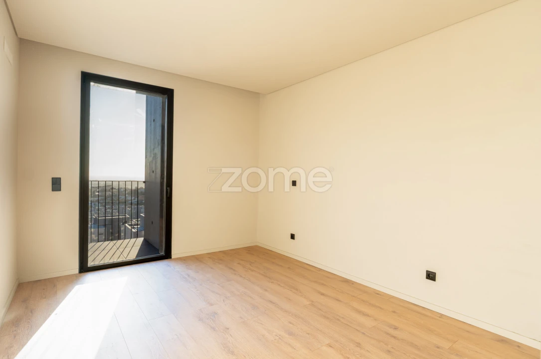 Apartamento T2 para Venda em Vilar de Andorinho Foto 11