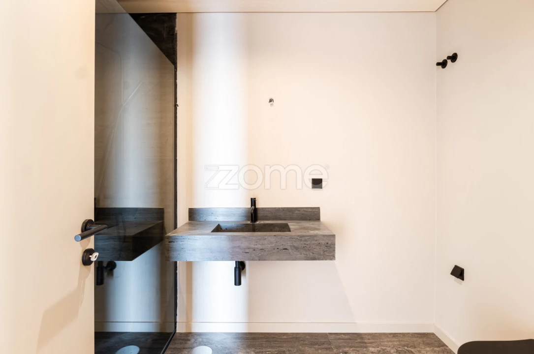 Apartamento T2 para Venda em Vilar de Andorinho Foto 15