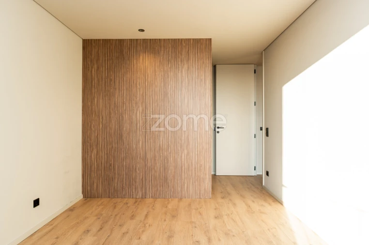 Apartamento T2 para Venda em Vilar de Andorinho Foto 12