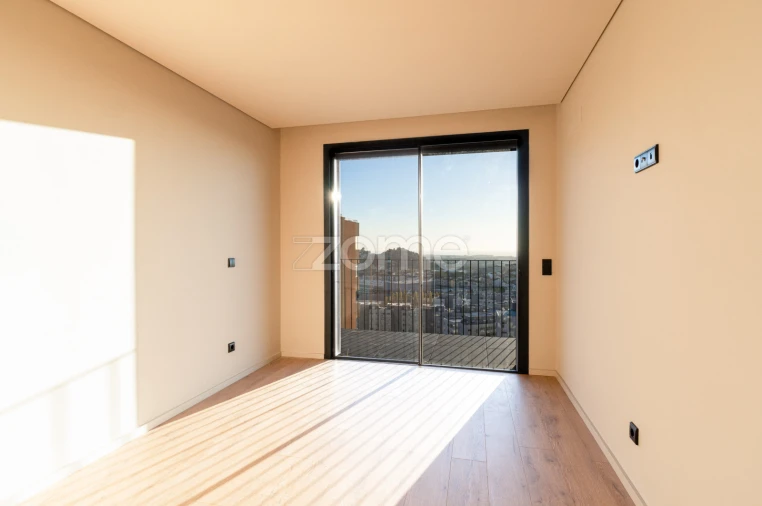 Apartamento T2 para Venda em Vilar de Andorinho Foto 13