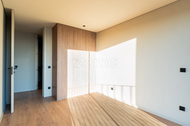 Apartamento T2 para Venda em Vilar de Andorinho Foto 14