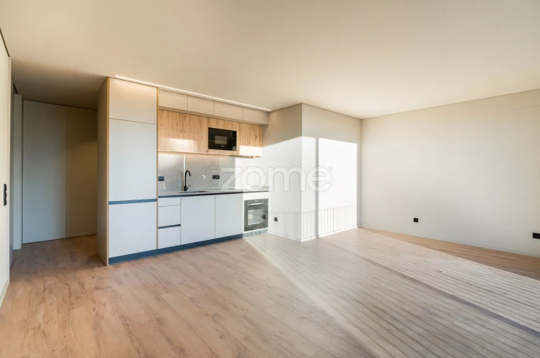 Apartamento T2 para Venda em Vilar de Andorinho Foto 6
