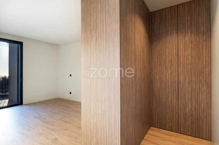 Apartamento T2 para Venda em Vilar de Andorinho Foto 9