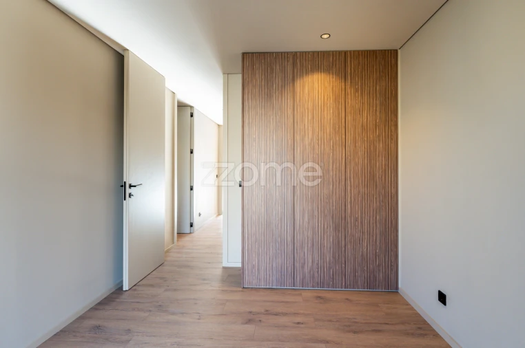 Apartamento T2 para Venda em Vilar de Andorinho Foto 16