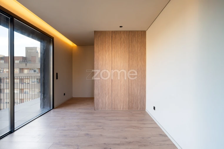 Apartamento T2 para Venda em Vilar de Andorinho Foto 24