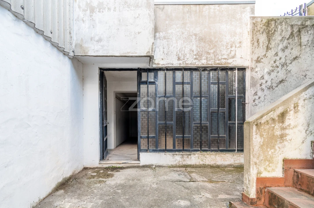 Negócio para Venda em Mafamude e Vilar do Paraíso Foto 1