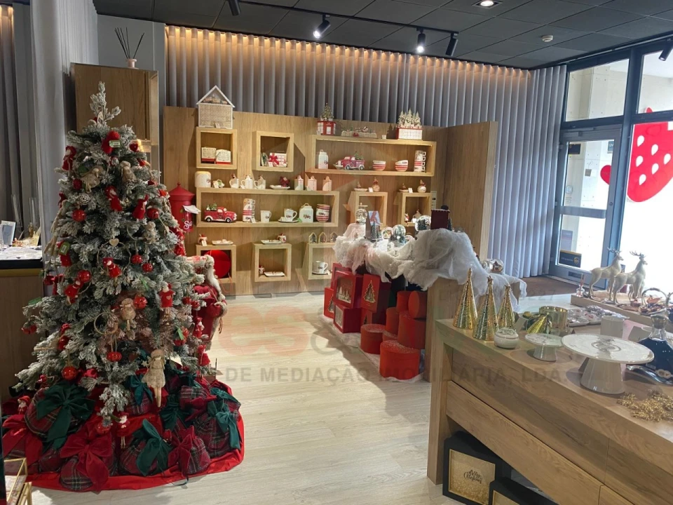 Loja para Cedência de Quotas em Cidade da Maia Foto 1