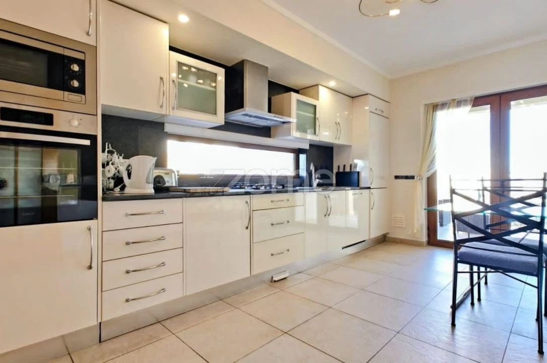 Moradia T3 para Arrendamento em Mexilhoeira Grande Foto 12